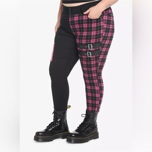 NWT Hot Topic Plus Size Black & Pink Plaid Split Super Skinny Jeans - 26